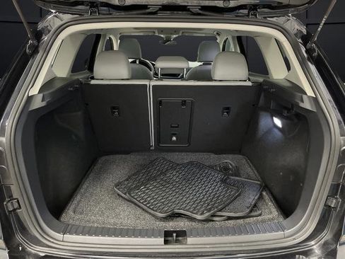 Used 2024 Volkswagen Taos SE w/ Panoramic Sunroof Package image 14