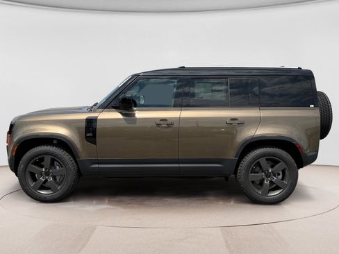 Used 2026 Land Rover Defender 110 S AWD/4WD image 2