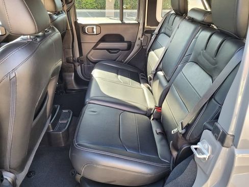 Used 2023 Jeep Wrangler Unlimited Sahara w/ Cold Weather Group AWD/4WD image 9