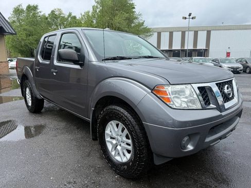 Used 2018 Nissan Frontier SV AWD/4WD image 3