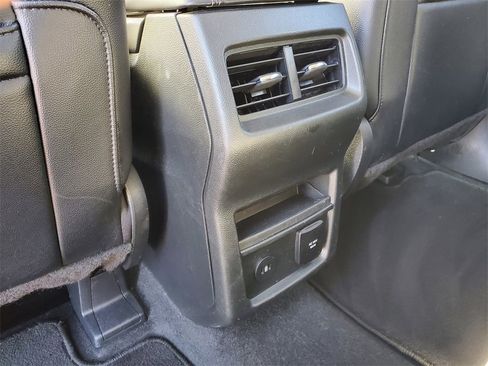 Used 2024 Ford Edge Titanium image 28