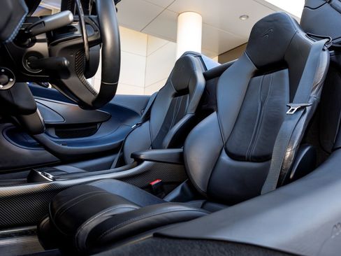 Used 2020 McLaren 600LT Spider image 21