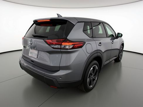 Used 2025 Nissan Rogue SV FWD image 9