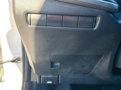 Used 2025 Nissan Kicks S image 19