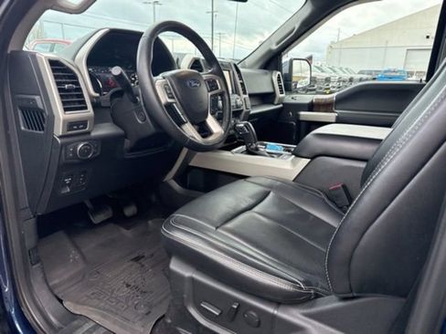 Used 2019 Ford F150 Lariat w/ Equipment Group 502A Luxury AWD/4WD image 18