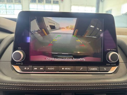 Used 2023 Nissan Rogue SV image 24