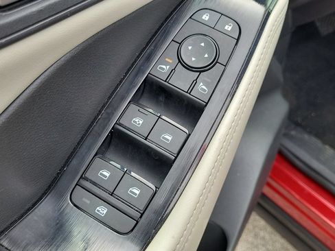 Used 2025 Nissan Rogue SV FWD image 15