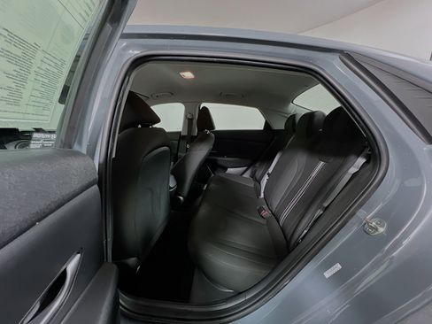 Used 2022 Hyundai Elantra SEL image 29