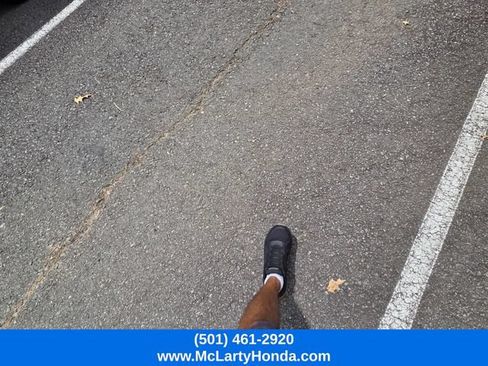 Used 2025 Nissan Sentra SV FWD image 3