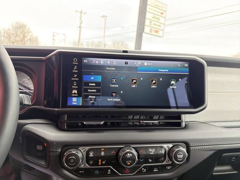 Certified 2025 Jeep Wrangler Sahara w/ Safety Group image 32