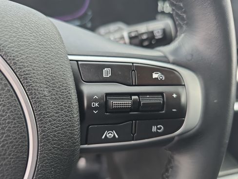Used 2024 Kia Sportage EX image 17