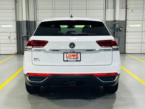 Used 2022 Volkswagen Atlas Cross Sport SE FWD image 17