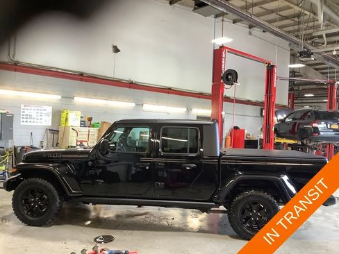 Used 2022 Jeep Gladiator Sport AWD/4WD image 2