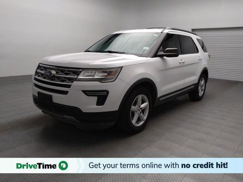 Used 2018 Ford Explorer XLT FWD image 1