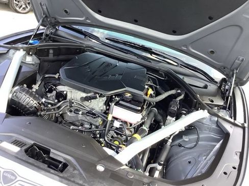 Used 2025 Genesis G70 2.5T AWD/4WD image 13