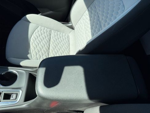 Used 2021 Chevrolet Equinox LT FWD image 14