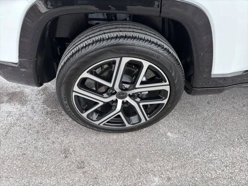 Certified 2025 Jeep Compass Limited w/ Elite Group image 17