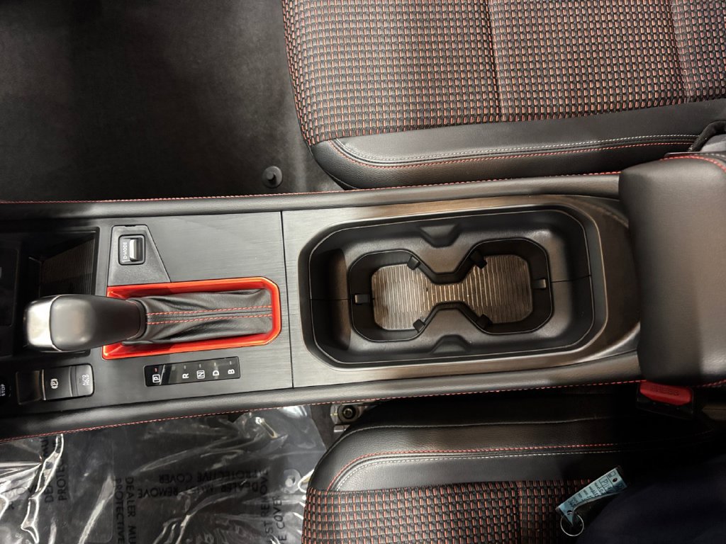 Used 2025 Nissan Kicks SR AWD/4WD image 23