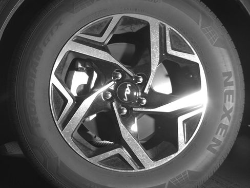 Used 2025 Kia Sportage LX image 12