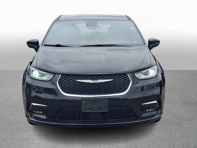 Used 2025 Chrysler Pacifica Select FWD image 2