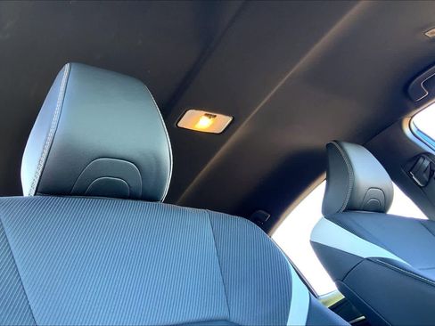 Used 2025 Toyota Camry SE w/ Convenience Package image 14