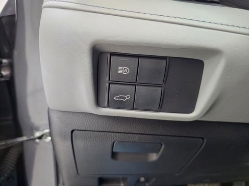 Used 2022 Toyota Highlander XLE image 34