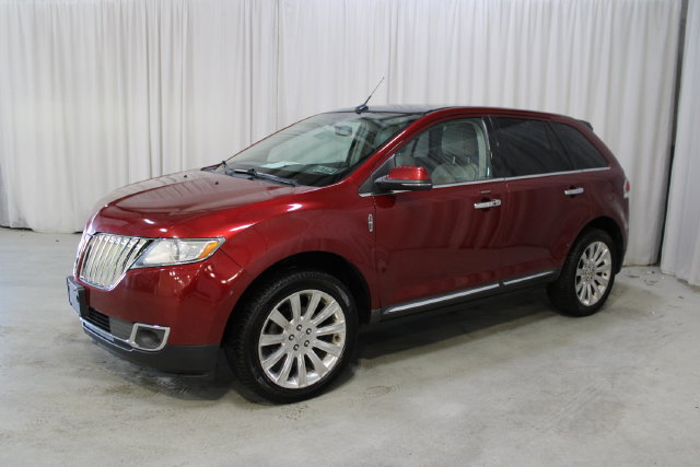 Used 2014 Lincoln MKX AWD w/ Equipment Group 102A image 28