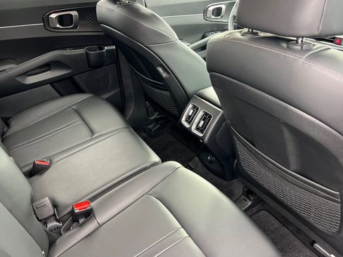 Certified 2025 Kia Sorento S image 19