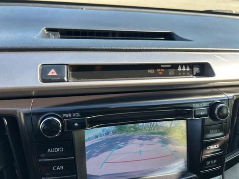 Used 2018 Toyota RAV4 LE w/ All Weather Liner Package AWD/4WD image 33