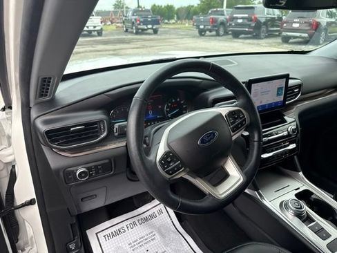 Used 2022 Ford Explorer Limited w/ Equipment Group 301A RWD image 27