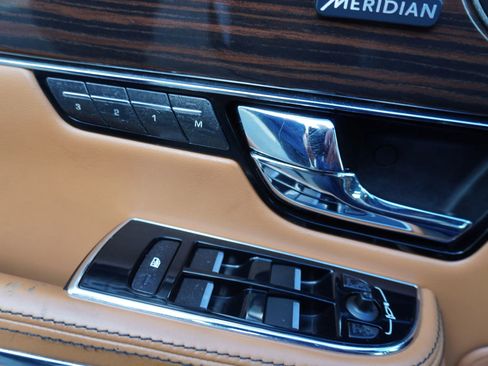Used 2013 Jaguar XJ L Portfolio AWD/4WD image 26
