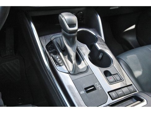 Used 2022 Toyota Highlander Limited FWD image 27