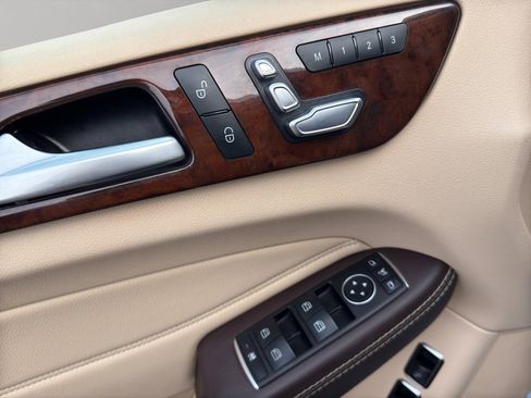 Used 2017 Mercedes-Benz GLS 450 4MATIC image 12