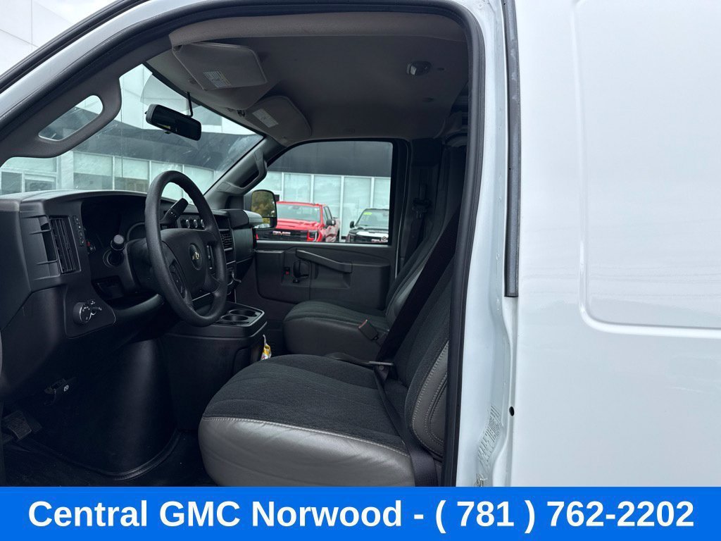 Used 2021 Chevrolet Express 2500 w/ Driver Convenience Package RWD image 18