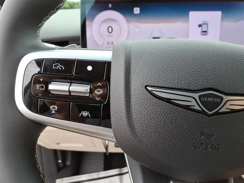 Used 2026 Genesis GV70 2.5T AWD/4WD image 18
