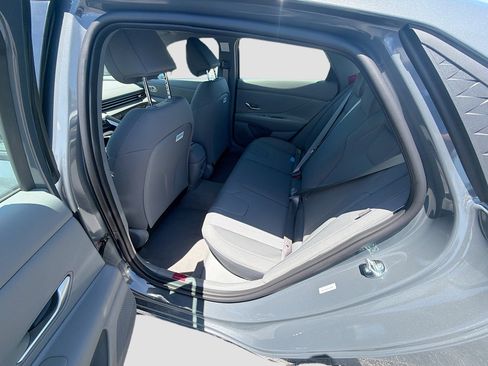 New 2026 Hyundai Elantra SE FWD image 17