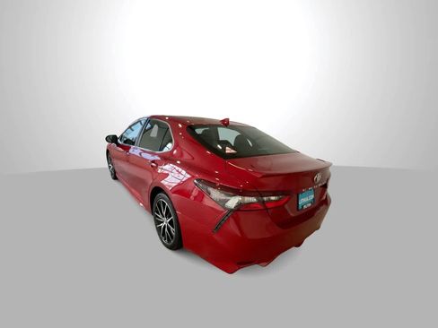 Used 2023 Toyota Camry SE image 6