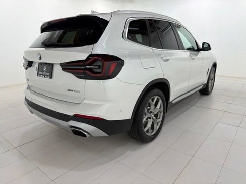 Used 2024 BMW X3 xDrive30i w/ Premium Package AWD/4WD image 5