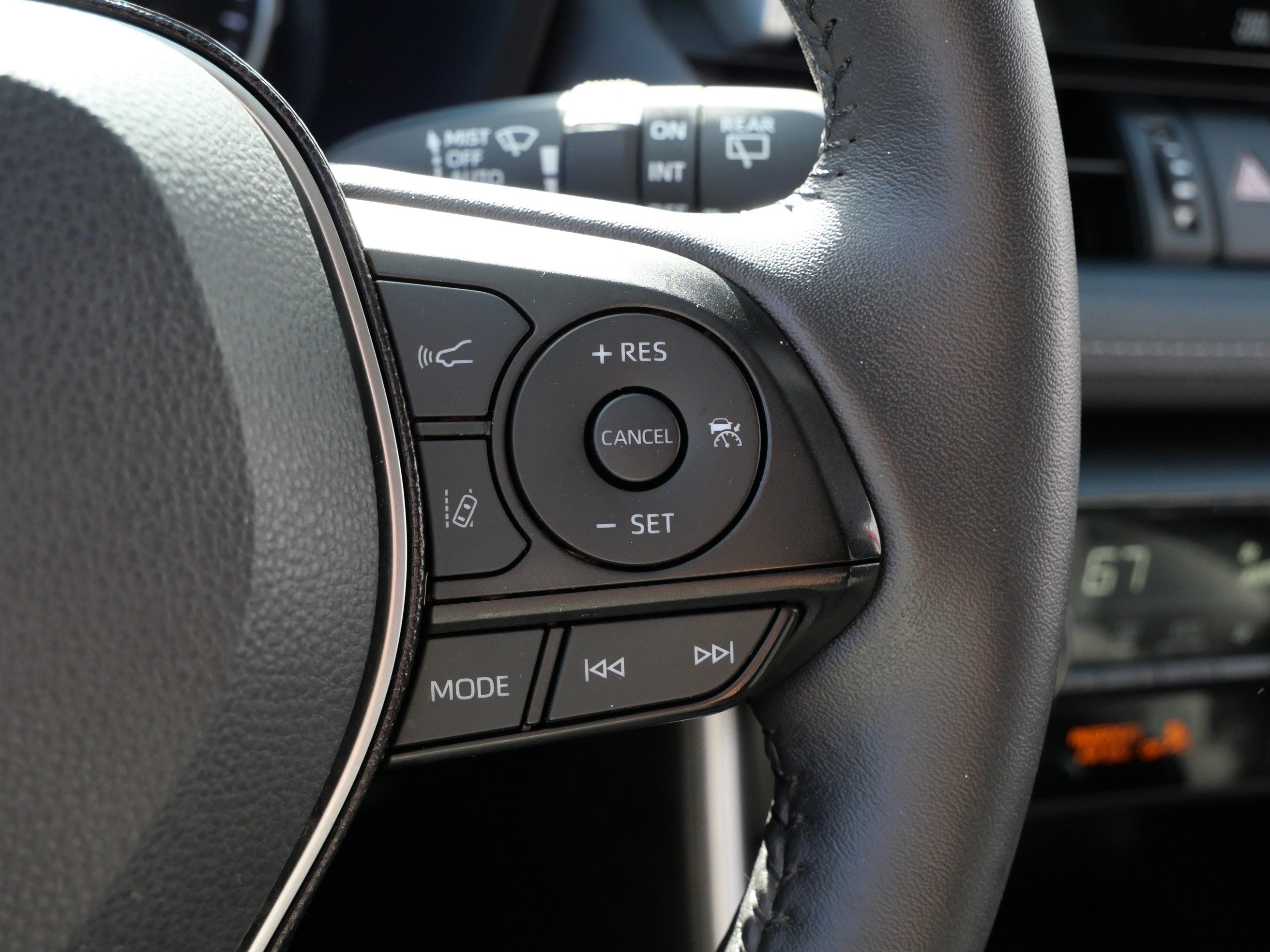 Certified 2021 Toyota RAV4 XLE Premium AWD/4WD image 25