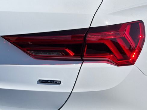 New 2025 Audi Q3 2.0T Premium image 22
