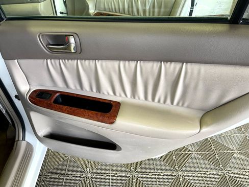 Used 2003 Toyota Camry XLE image 16