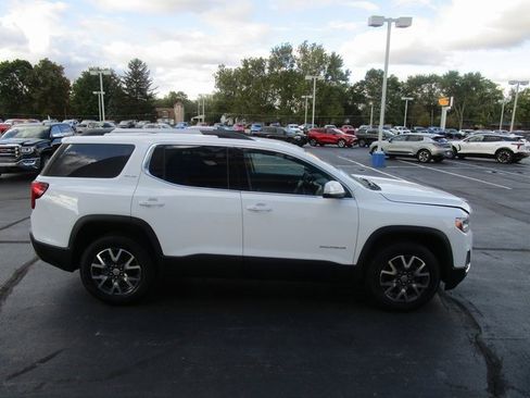 Certified 2023 GMC Acadia SLE w/ Driver Convenience Package image 9