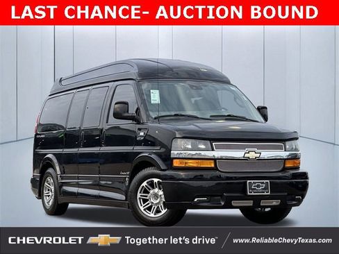 Used 2019 Chevrolet Express 2500 image 1