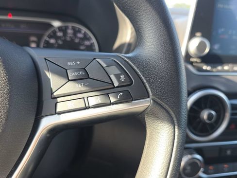 Used 2024 Nissan Sentra SV FWD image 20