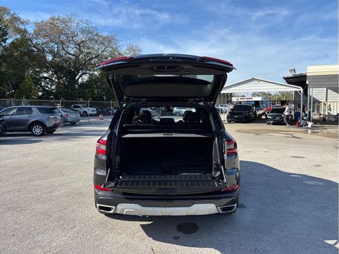 Used 2021 BMW X5 xDrive40i w/ Premium Package image 51