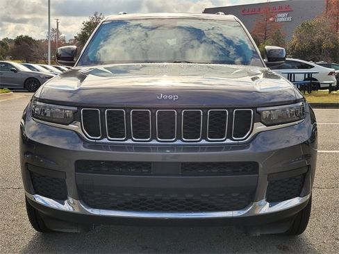 Used 2023 Jeep Grand Cherokee L Laredo image 5