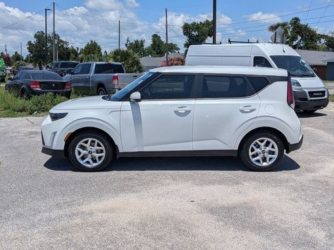 Used 2023 Kia Soul LX w/ Option Group 015 FWD image 9