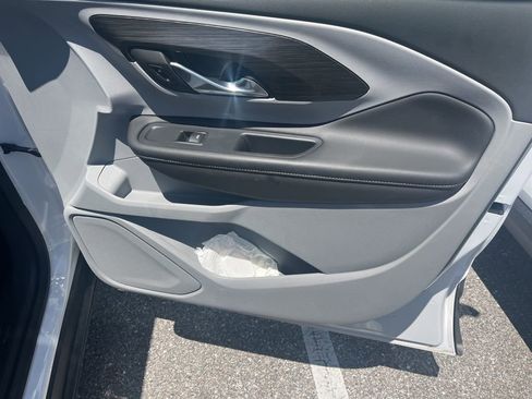 Used 2024 GMC Terrain SLT image 6