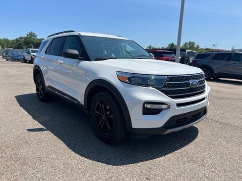 Certified 2024 Ford Explorer XLT w/ Equipment Group 202A AWD/4WD image 3