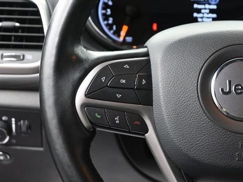 Used 2020 Jeep Grand Cherokee Altitude AWD/4WD image 29